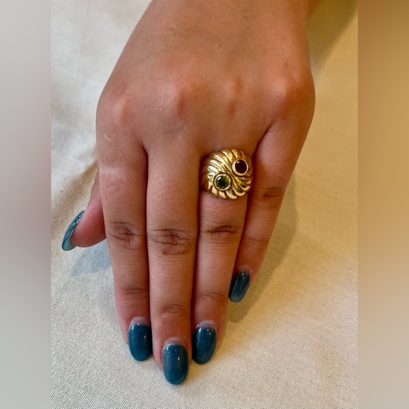 Vintage 14K Gold Garnet and Peridot Ring - Picture 8 of 16